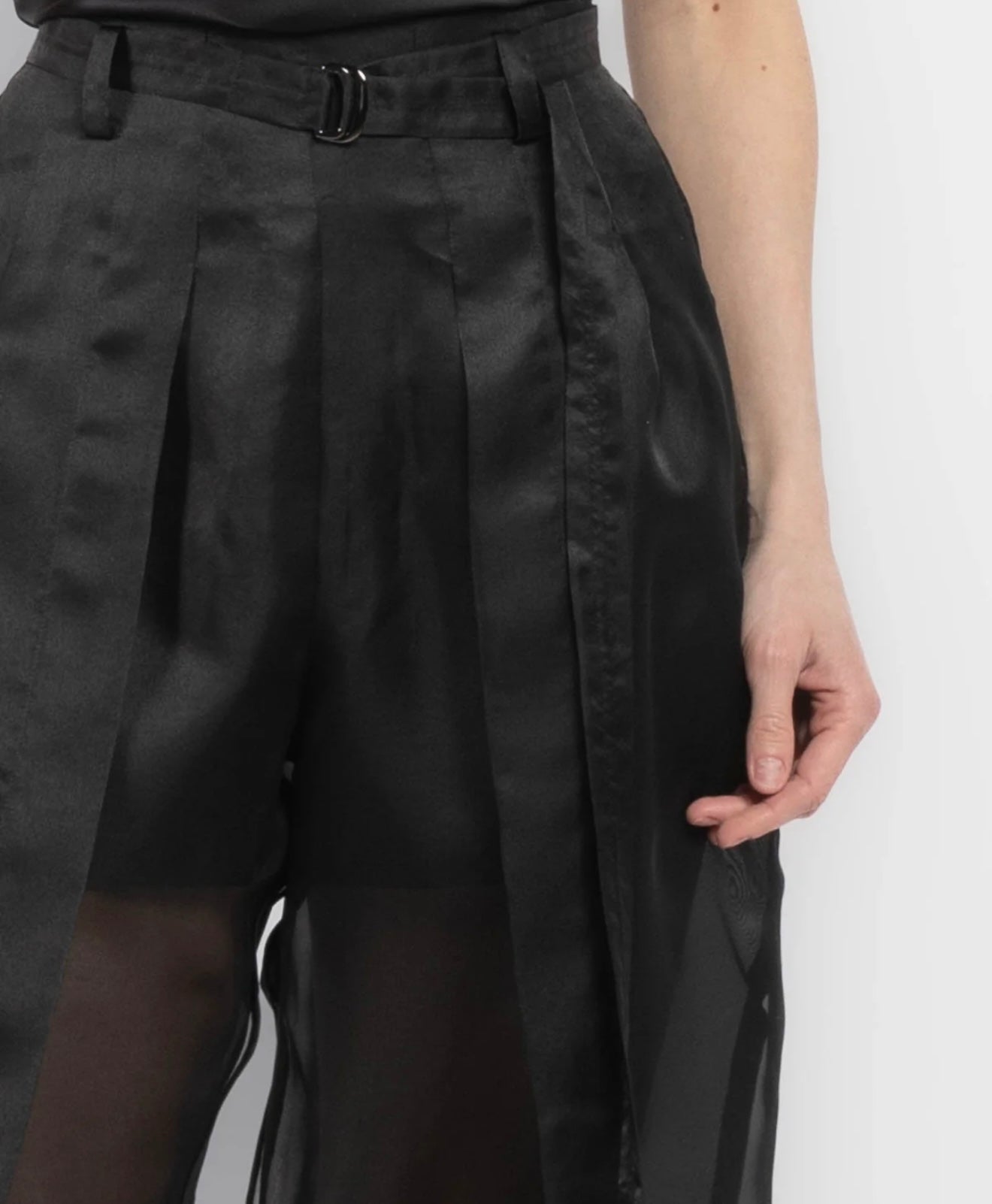UJOH
Slit Black Pants