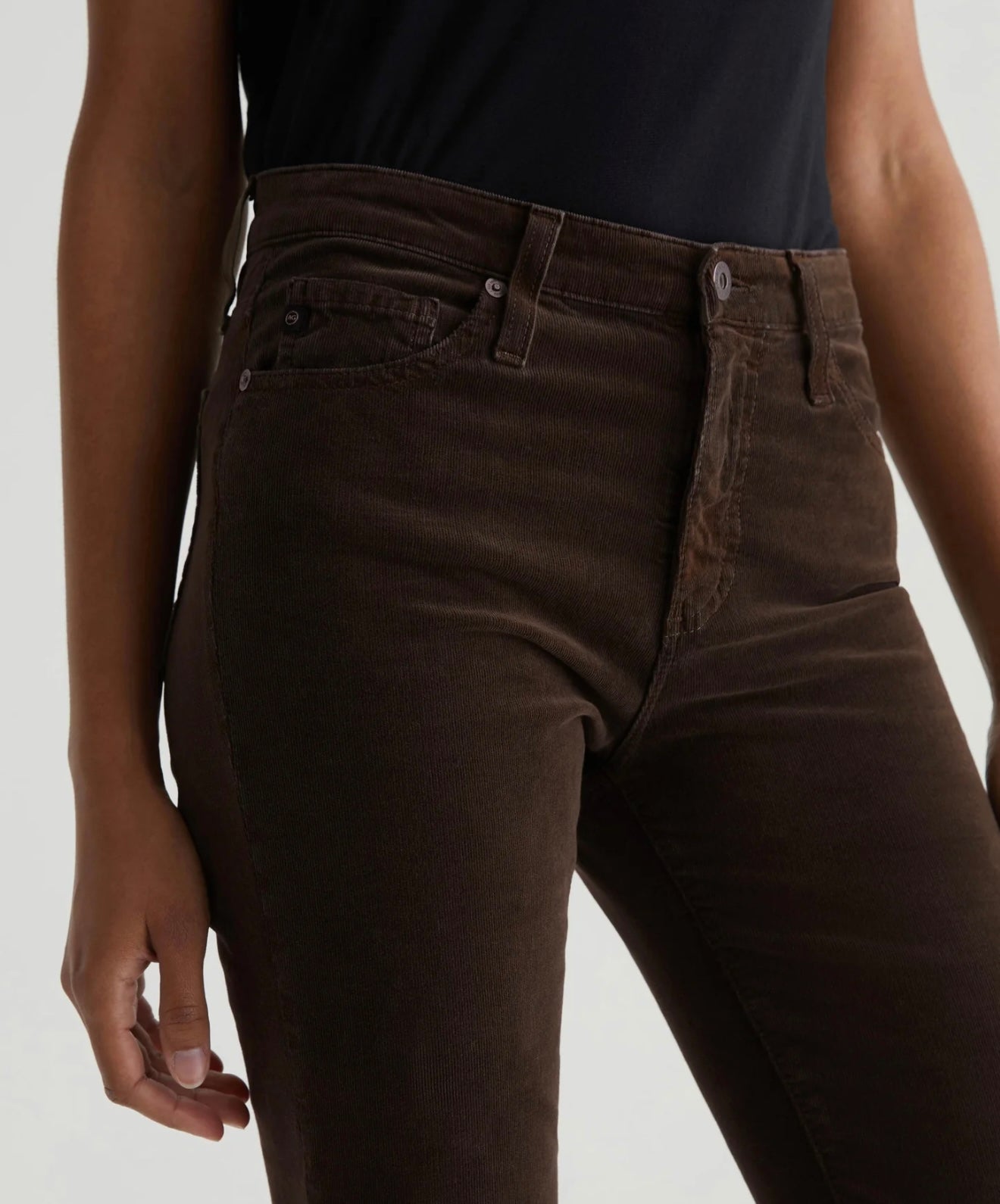 AG JEANS - Mari Corduroy
CORDUROY MID-RISE SLIM STRAIGHT