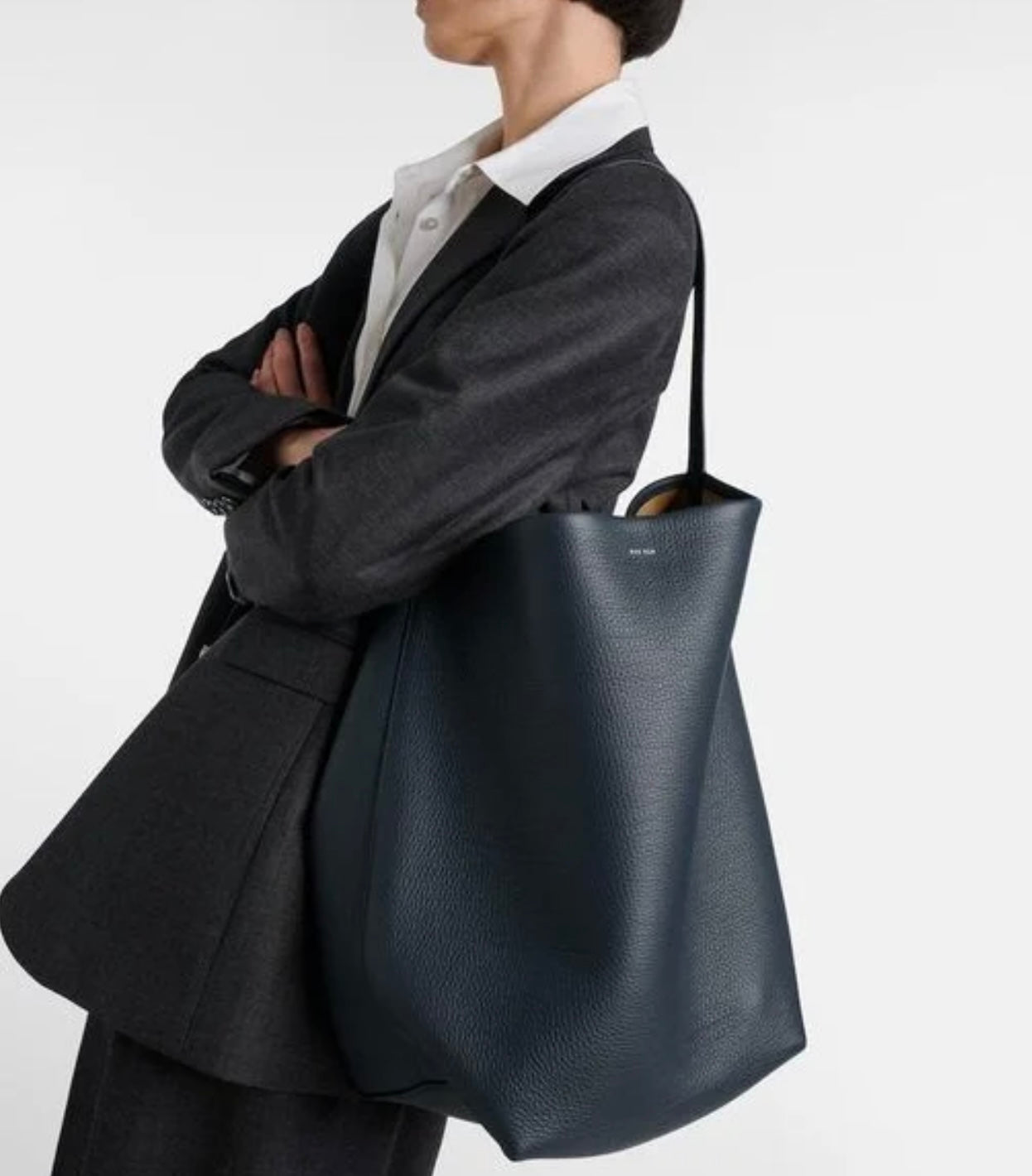 シック&フェミニン★THE ROW N/S Park Large leather tote bag The Row N/S Park Large leather tote bag – Shop Cares Closet