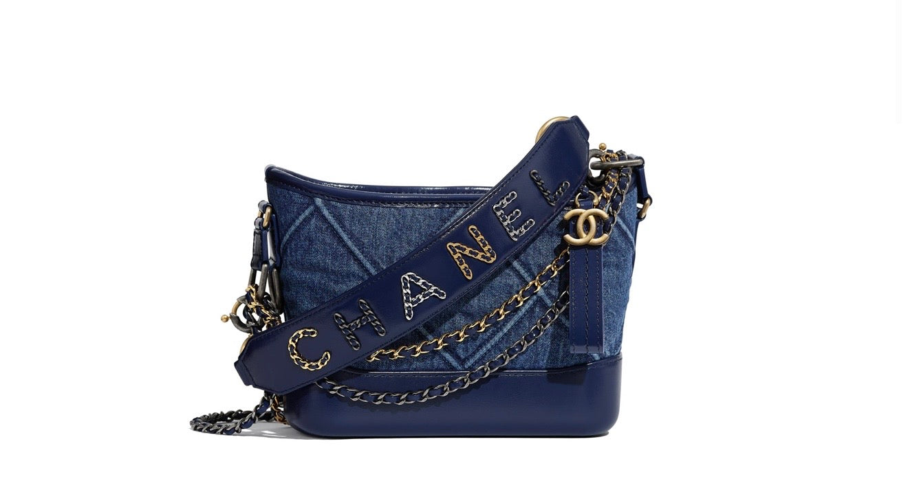 Chanel Gabrielle Small Hobo Bag dengan Novelty Strap