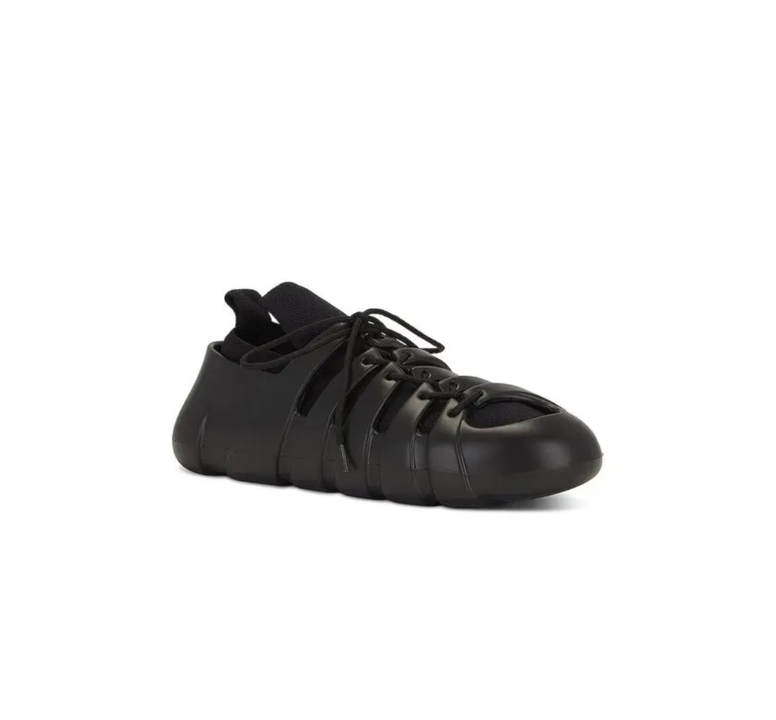BOTTEGA VENETA - MENS BLACK TRAIL SNEAKERS