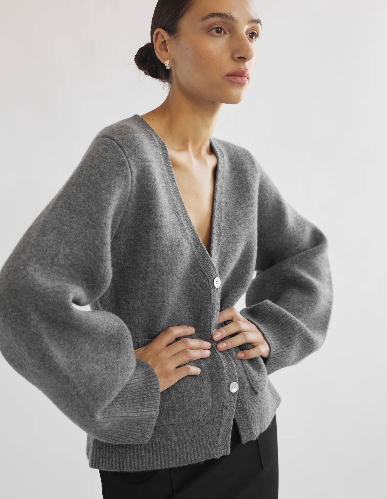 Almina Concept - V Neck Cardigan