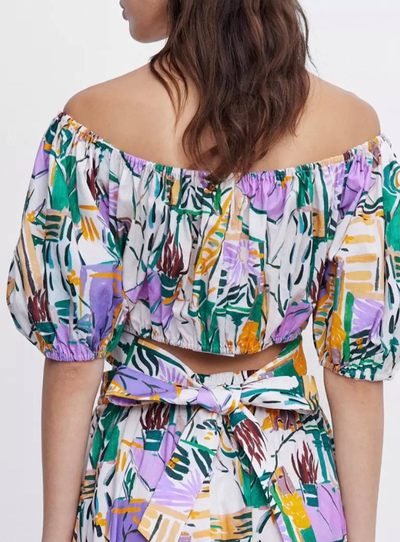 URBAN REVIVO
Abstract Allover Print Elastic Hem Blouse & Skirt