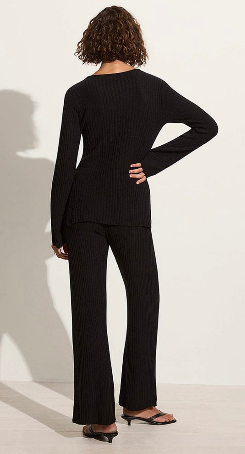 Faithful the brand - Mitras Tunic Top Black & Santi Pant Black SET