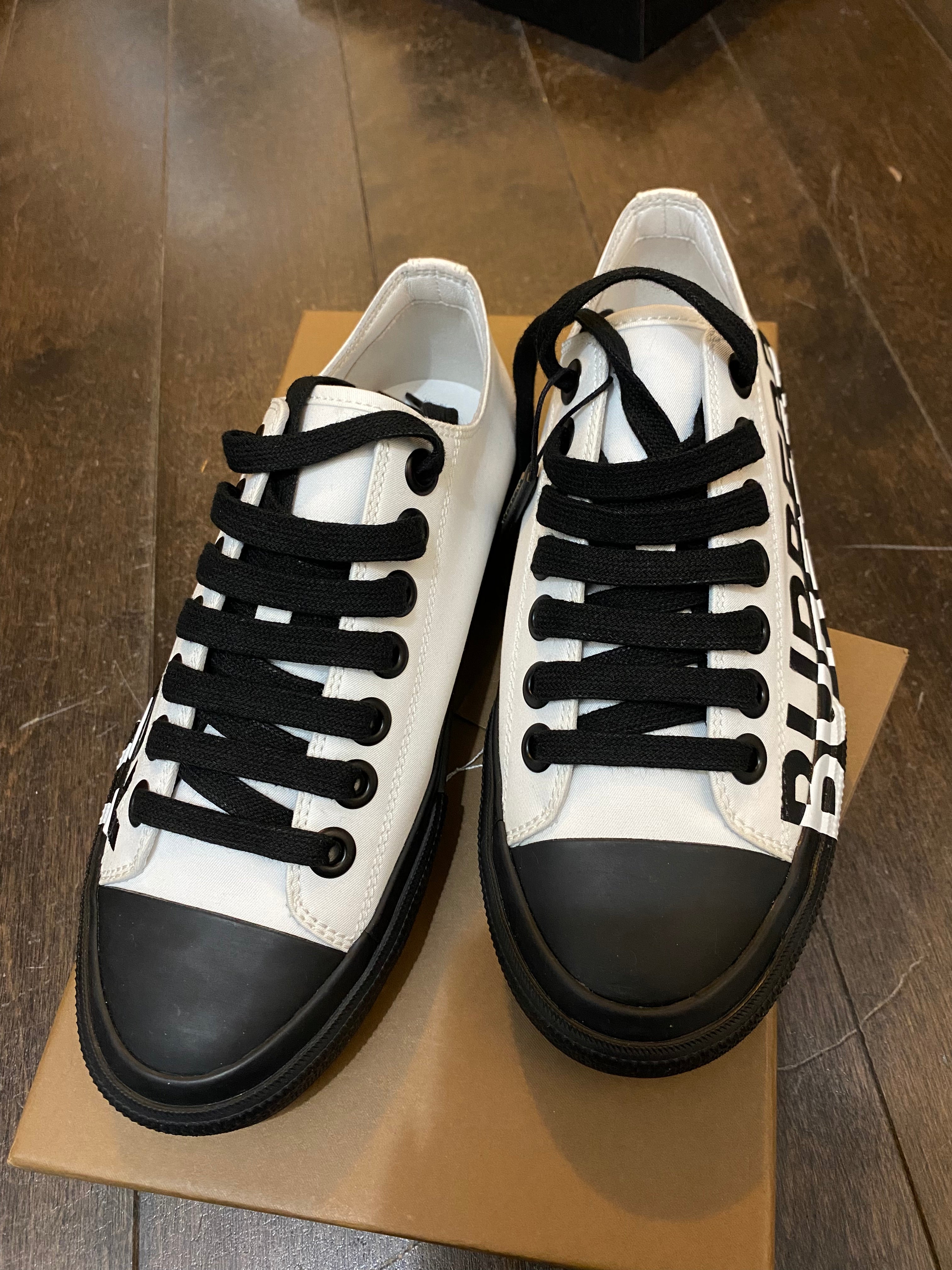 Burberry
Larkhall Two-Tone Logo Low-Top