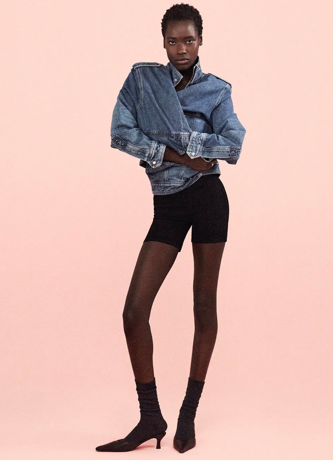 FRAME- JETSET SHORT in Sheen Noir