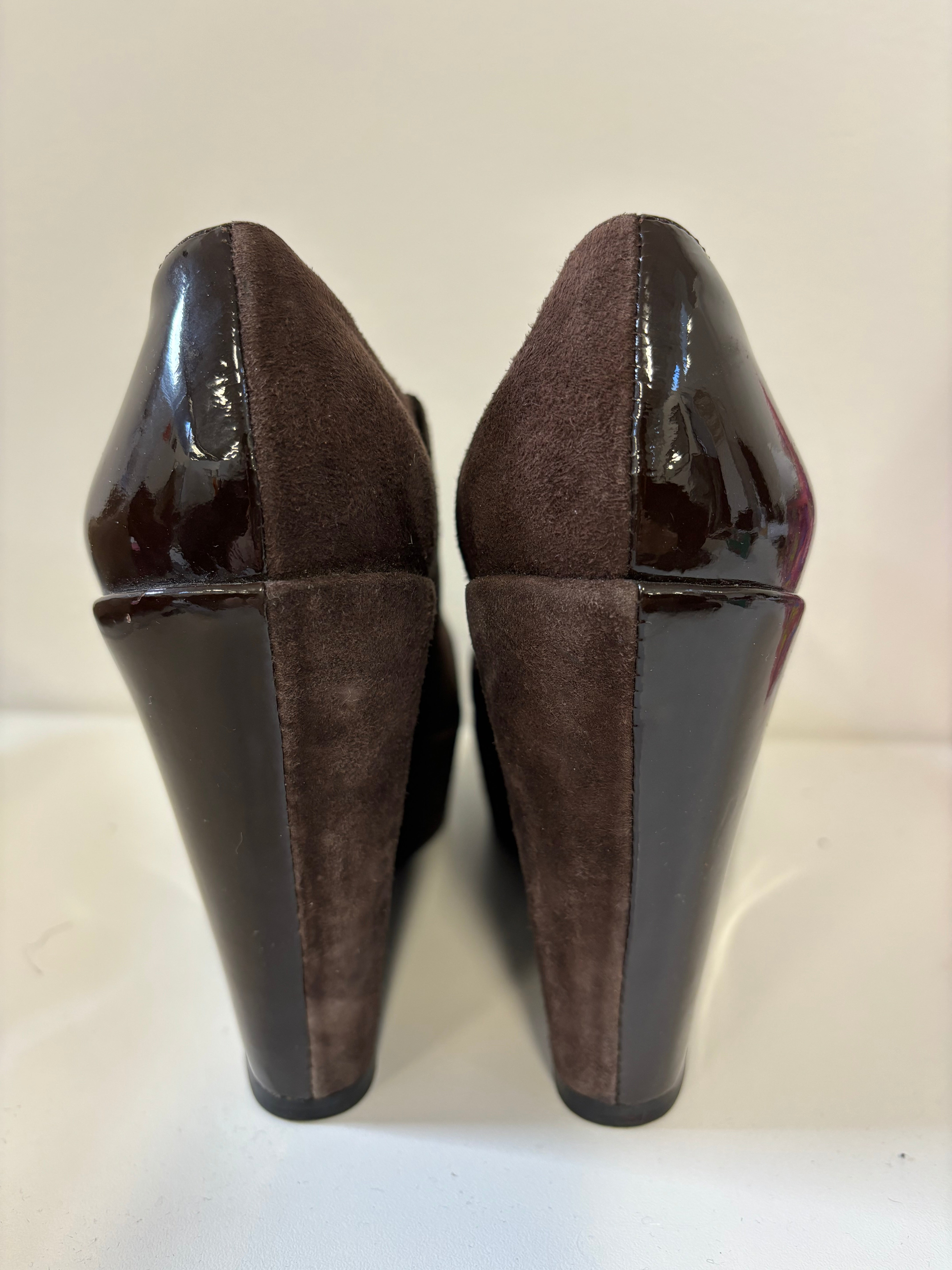 LOVE MOSCHINO brown suede/patent wedge booties