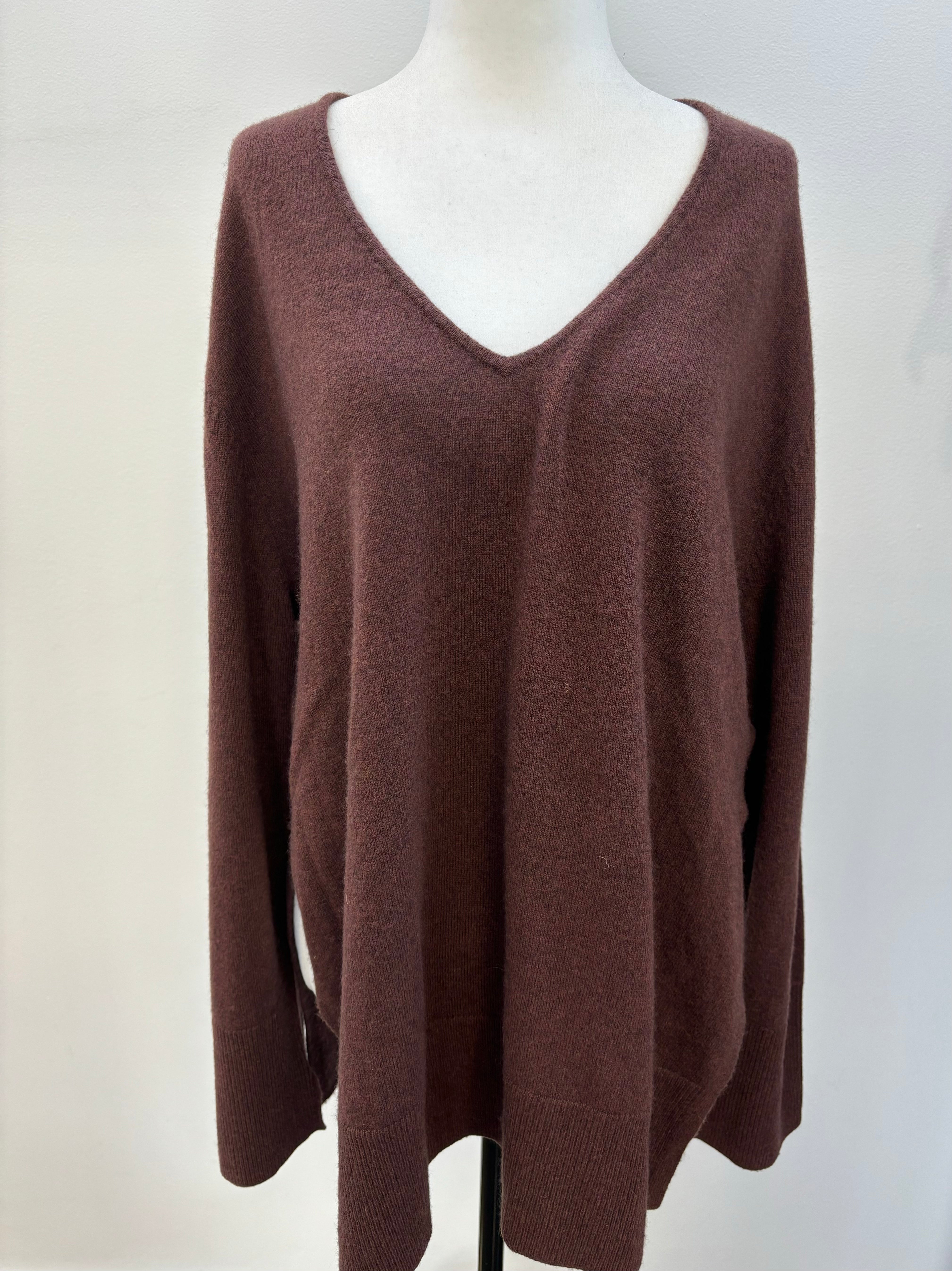 ESSE STUDIO brown sweater with side slits