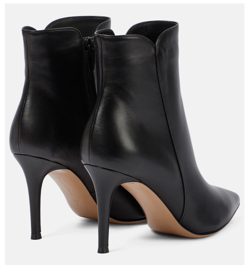 GIANVITO ROSSI
Levy 85 leather ankle boots