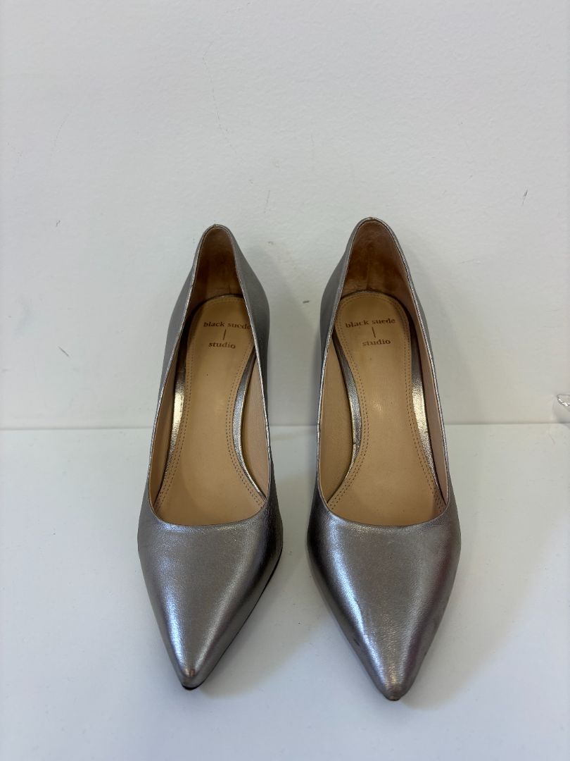 Black Suede Studio - Pump