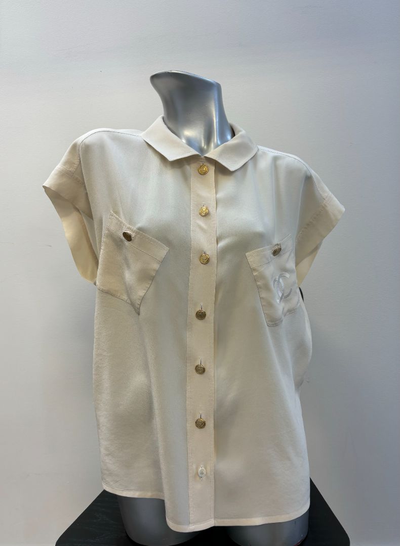 Chanel - Tshirt Logo Blouse