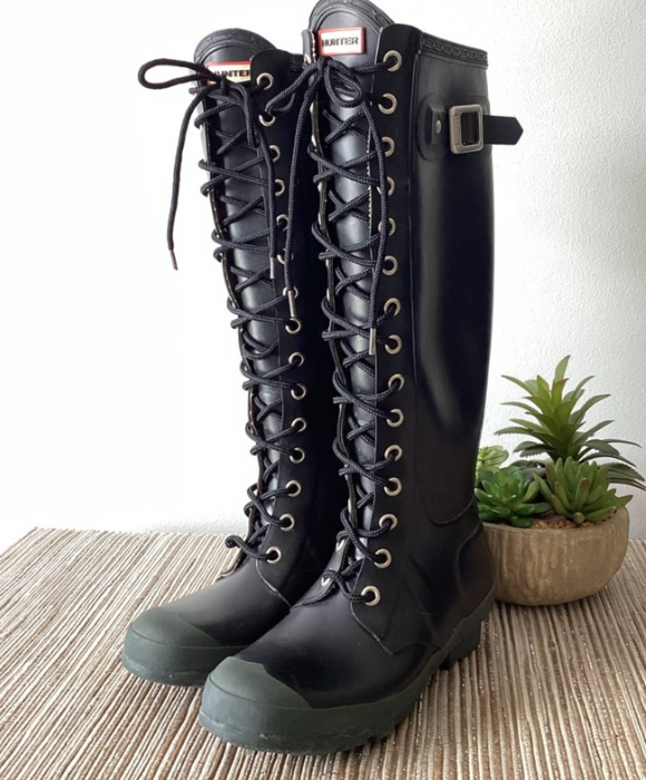HUNTER lace up black rain boots, dark green toe