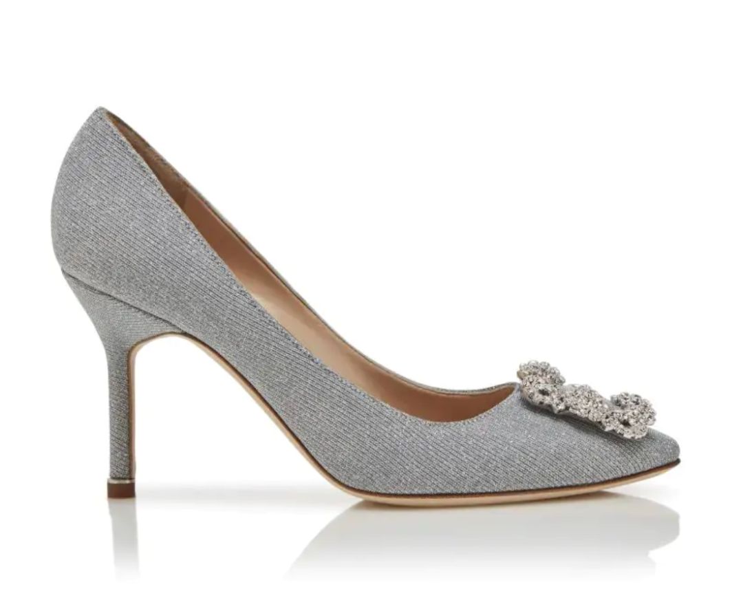MANOLO BLAHNIK silver hangisi pumps