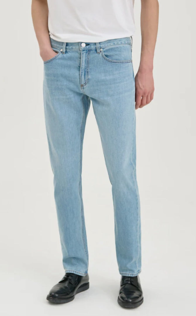 THEORY Raffi Slim Fit jeans NWT Super light wash beryl denim