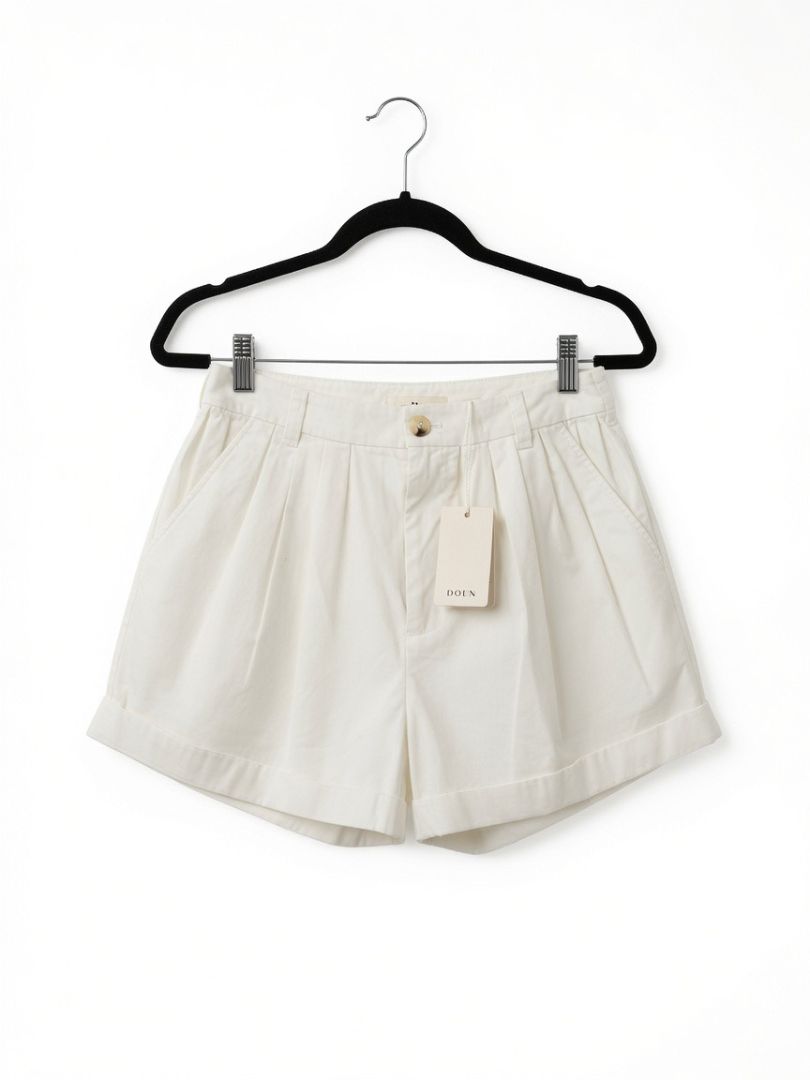 Doen White Pleated Cuffed Shorts NWT