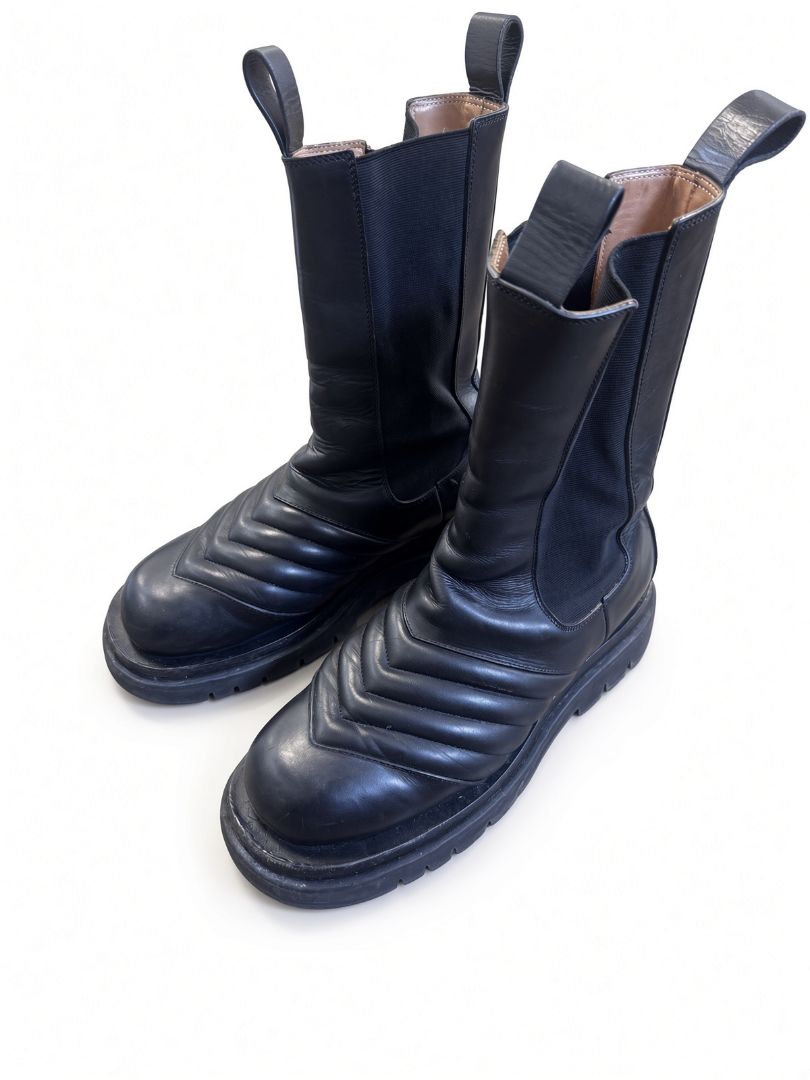 Bottega Veneta Black Leather Chevron Chelsea Boots