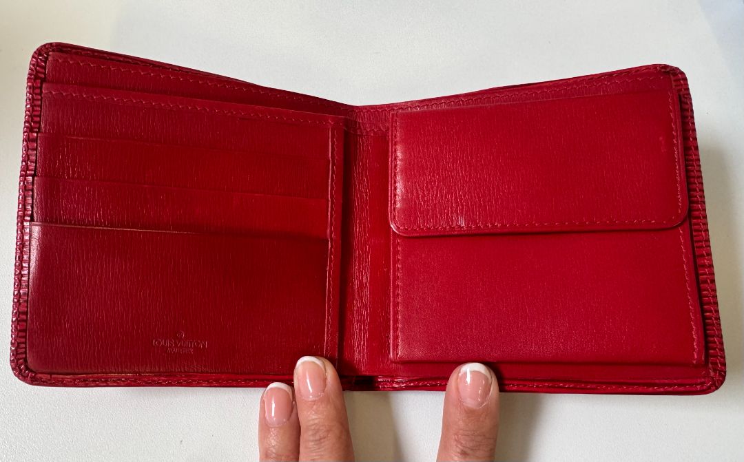 Louis Vuitton LOUIS VUITTON red wallet (matches above bag), o/s