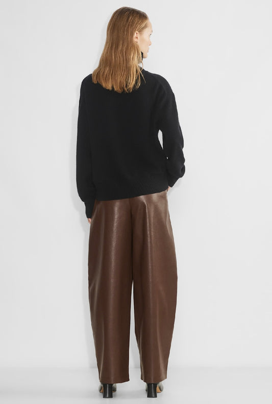 Babaton
Effie Pant