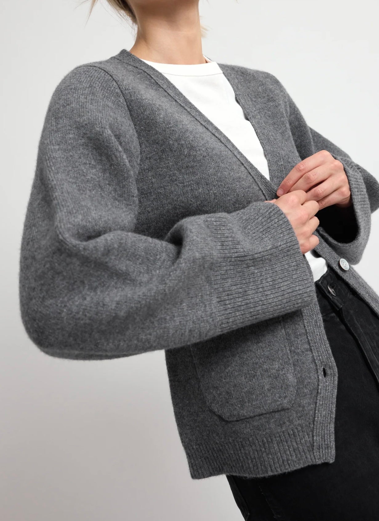 Almina Concept - V Neck Cardigan