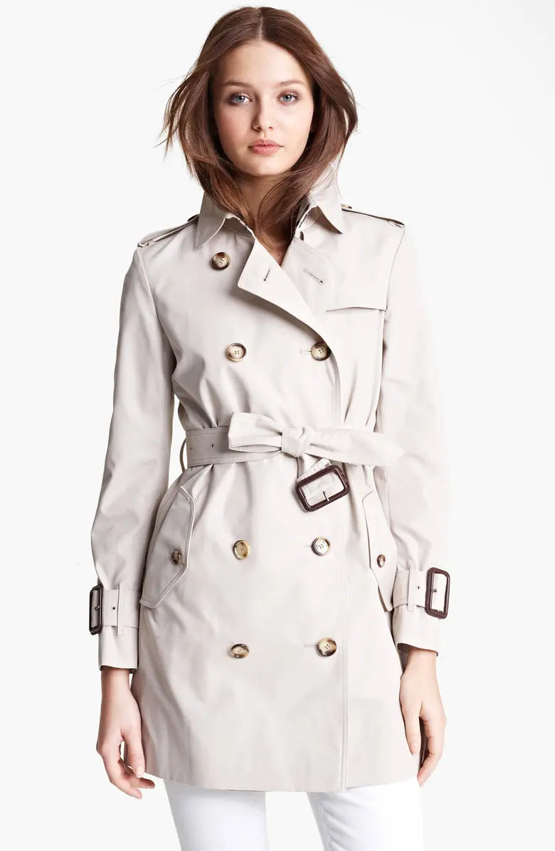 BURBERRY beige trenchcoat with belt, buckles on wrists