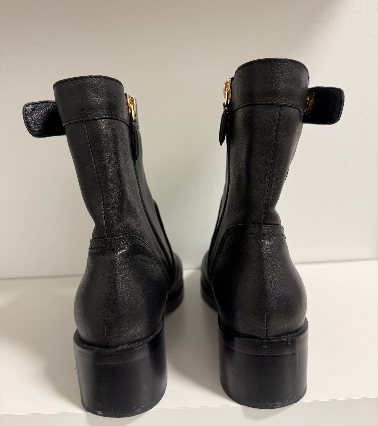 Preloved Chanel - Black Leather Quilted CC logo boots