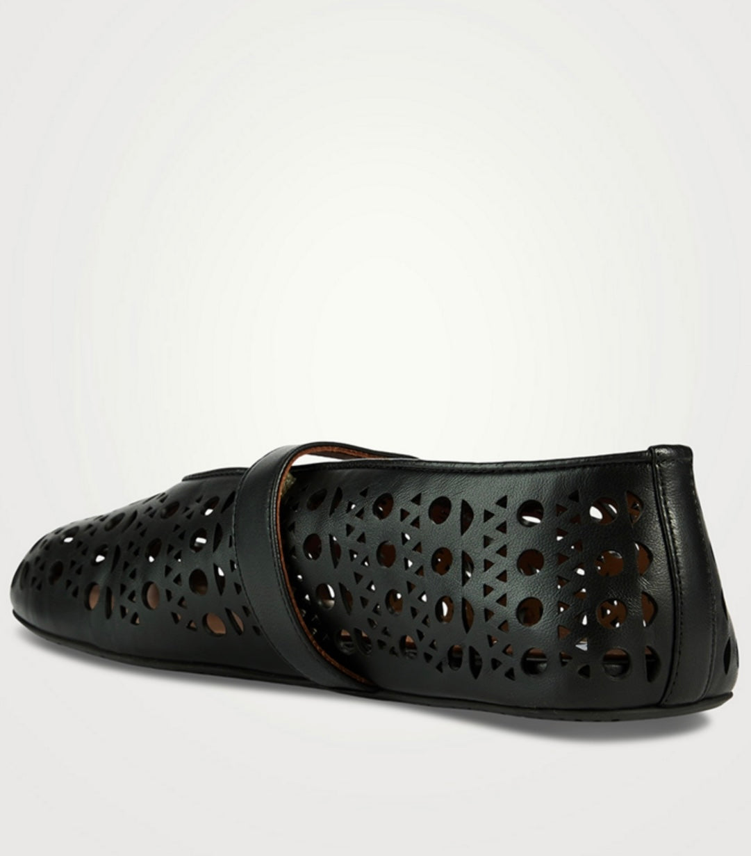 ALAIA Leather Ballet Flats in Black