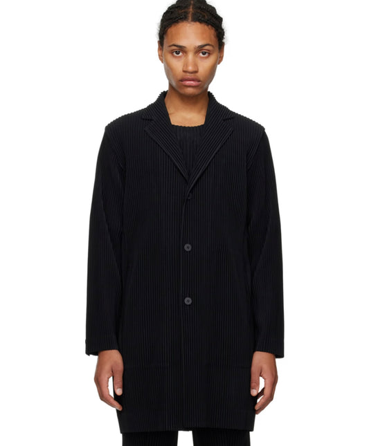 HOMME PLISSÉ ISSEY MIYAKE
Black Single-Breasted Coat