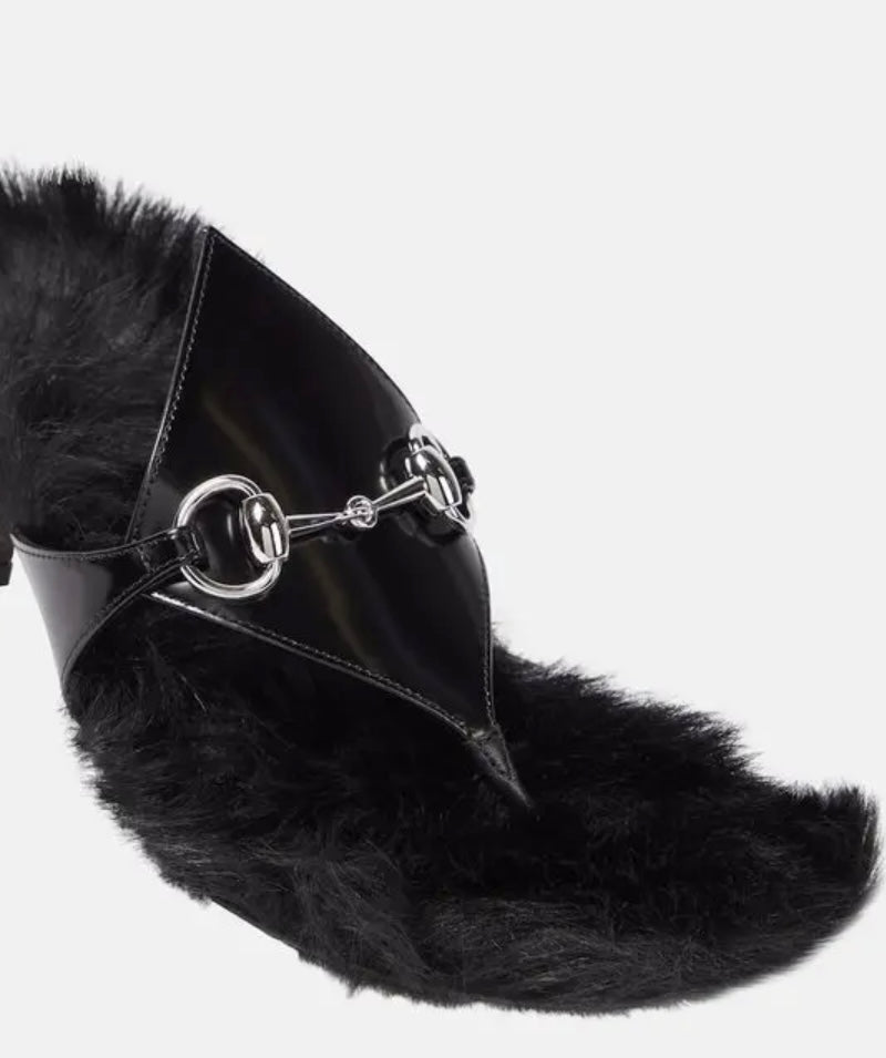 Gucci - 
Women's Black Horsebit Thong Sandals