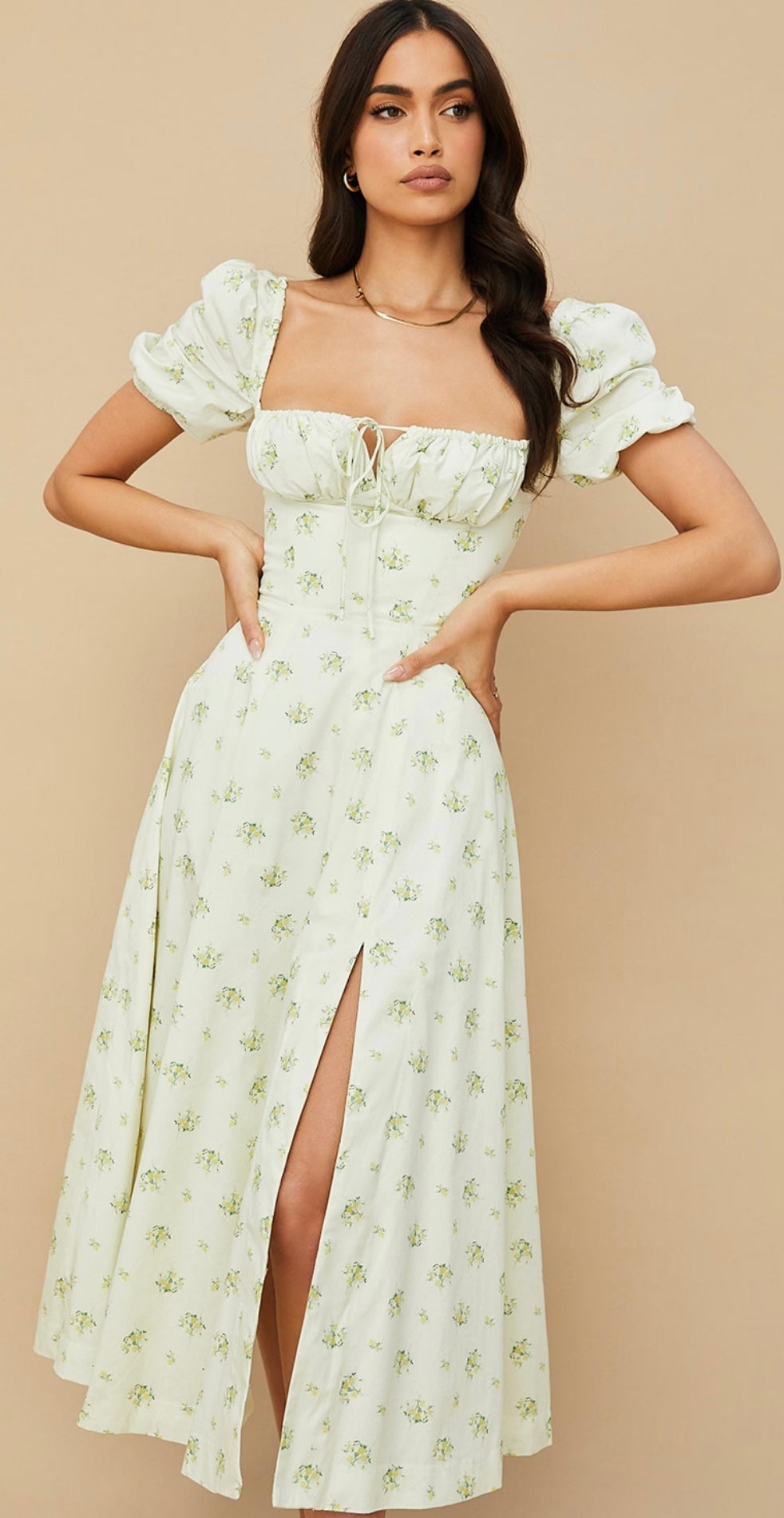 HOUSE OF CB - TALLULAH
IVORY FLORAL PUFF SLEEVE MIDI DRESS