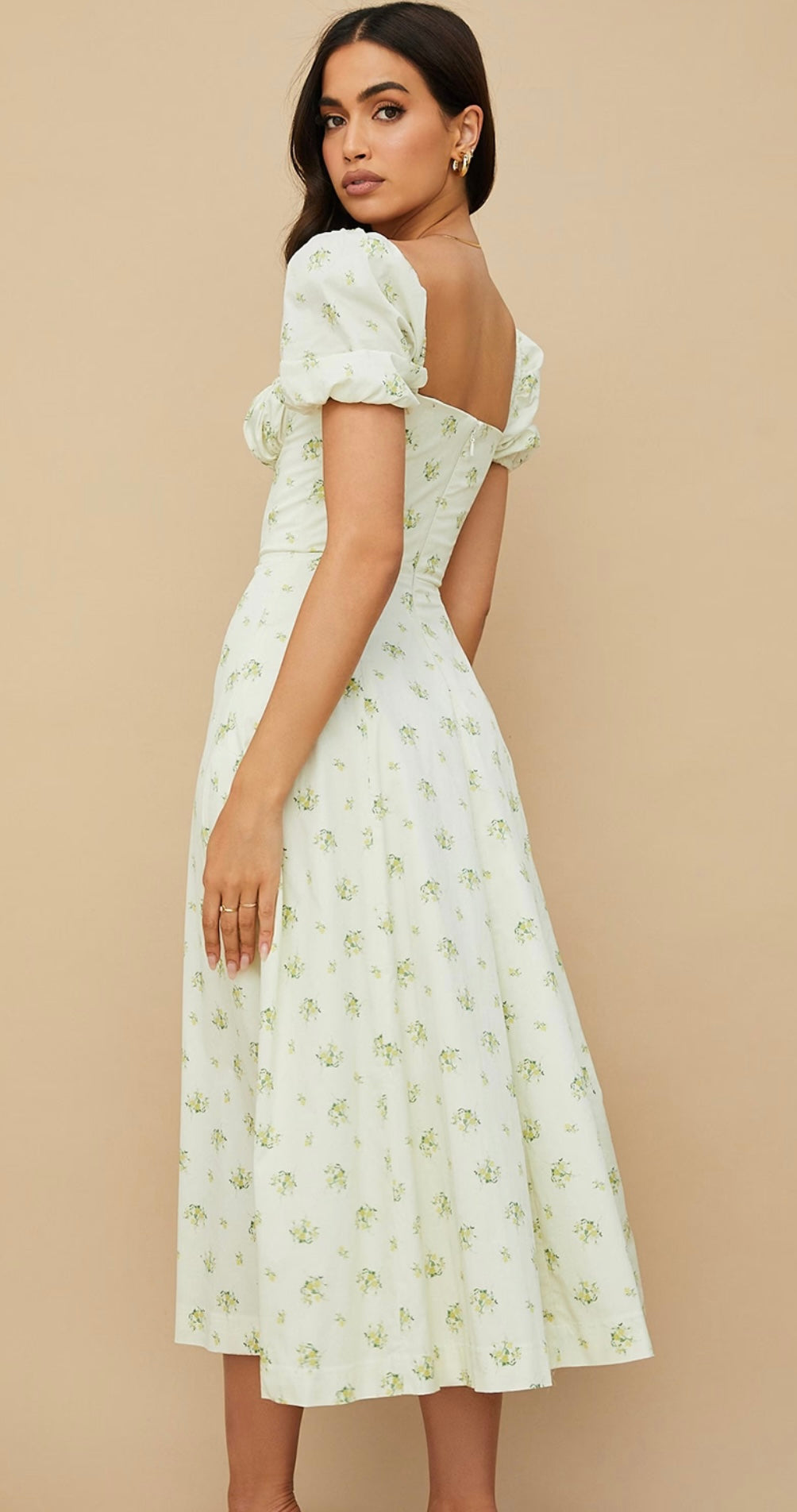HOUSE OF CB - TALLULAH
IVORY FLORAL PUFF SLEEVE MIDI DRESS