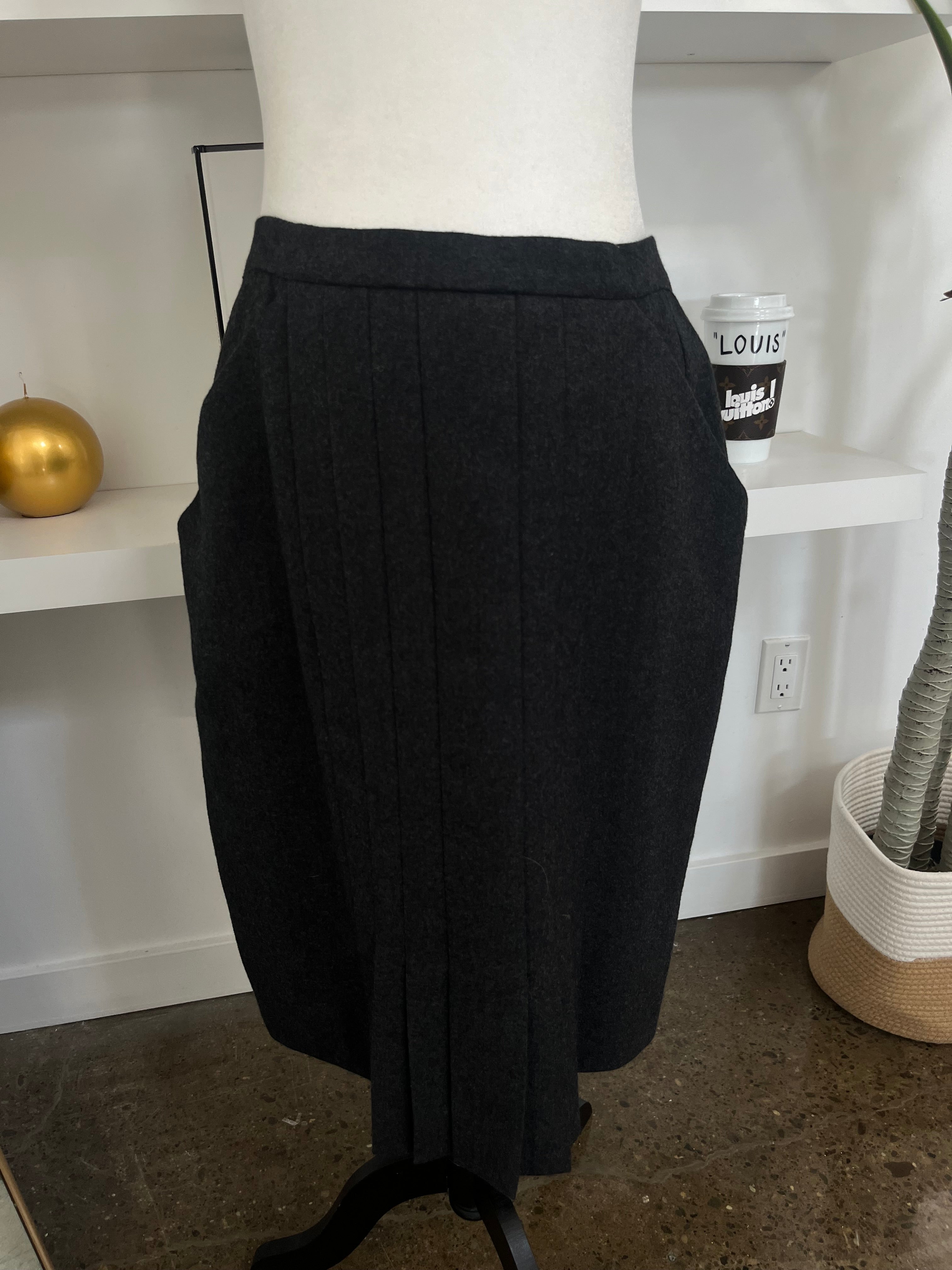 Pre-Loved Chanel™ 
VINTAGE wool pleated skirt