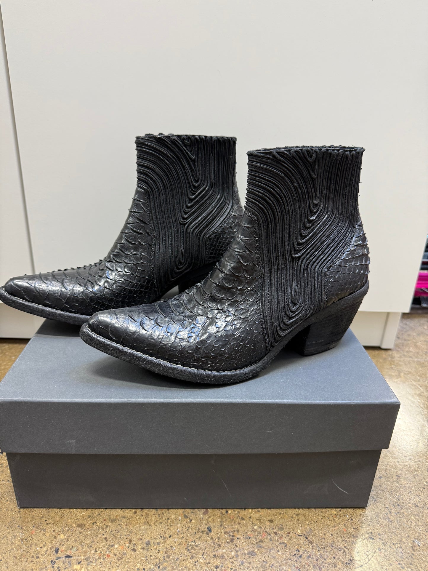 FAUZIAN JEUNESSE PYTHON Ankle Boots Black