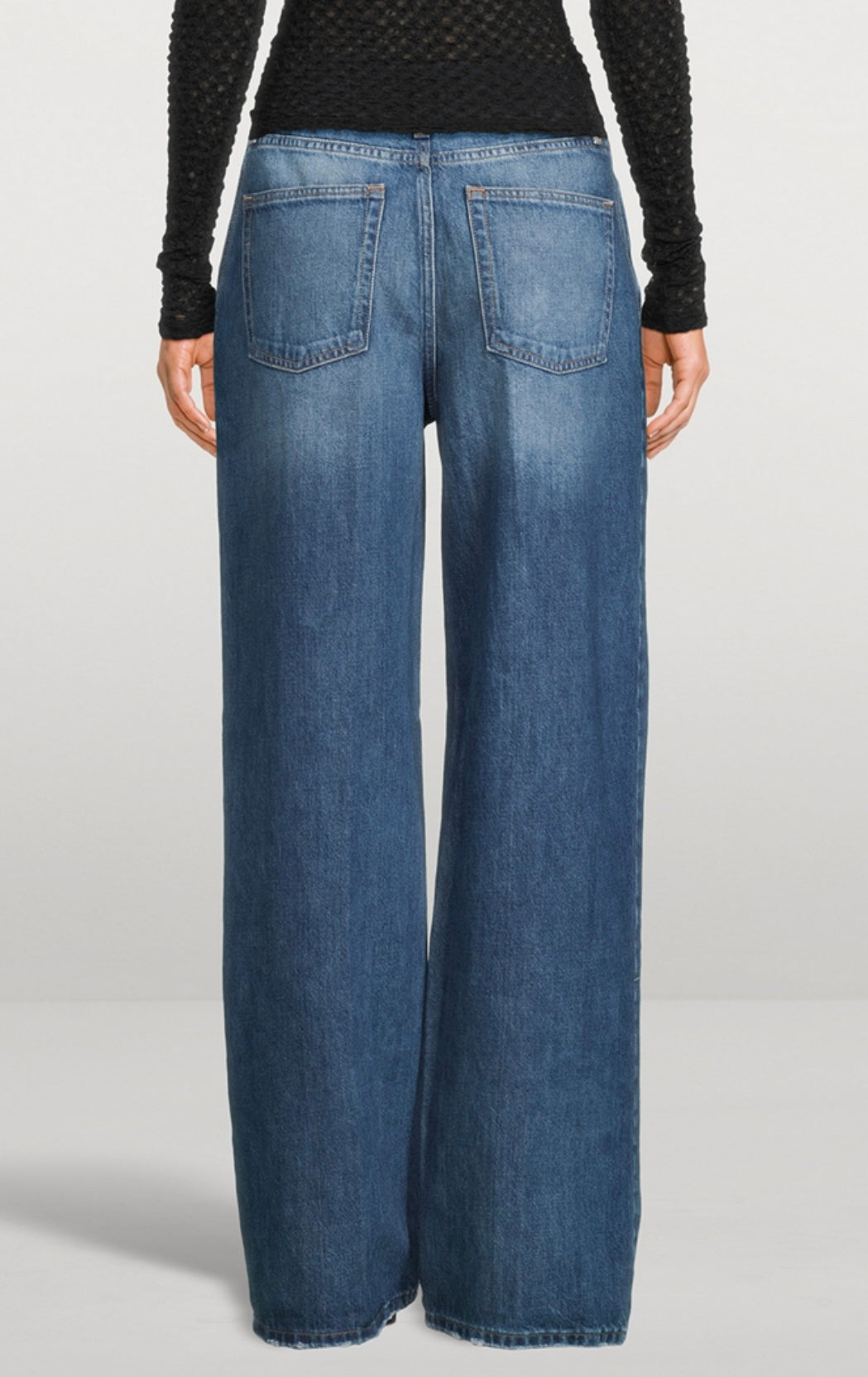 FRAME
The 1978 Straight-Leg Jeans