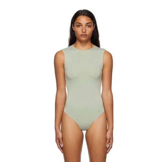 SKIMS- ESSENTIAL CREW NECK SLEEVELESS BODYSUIT