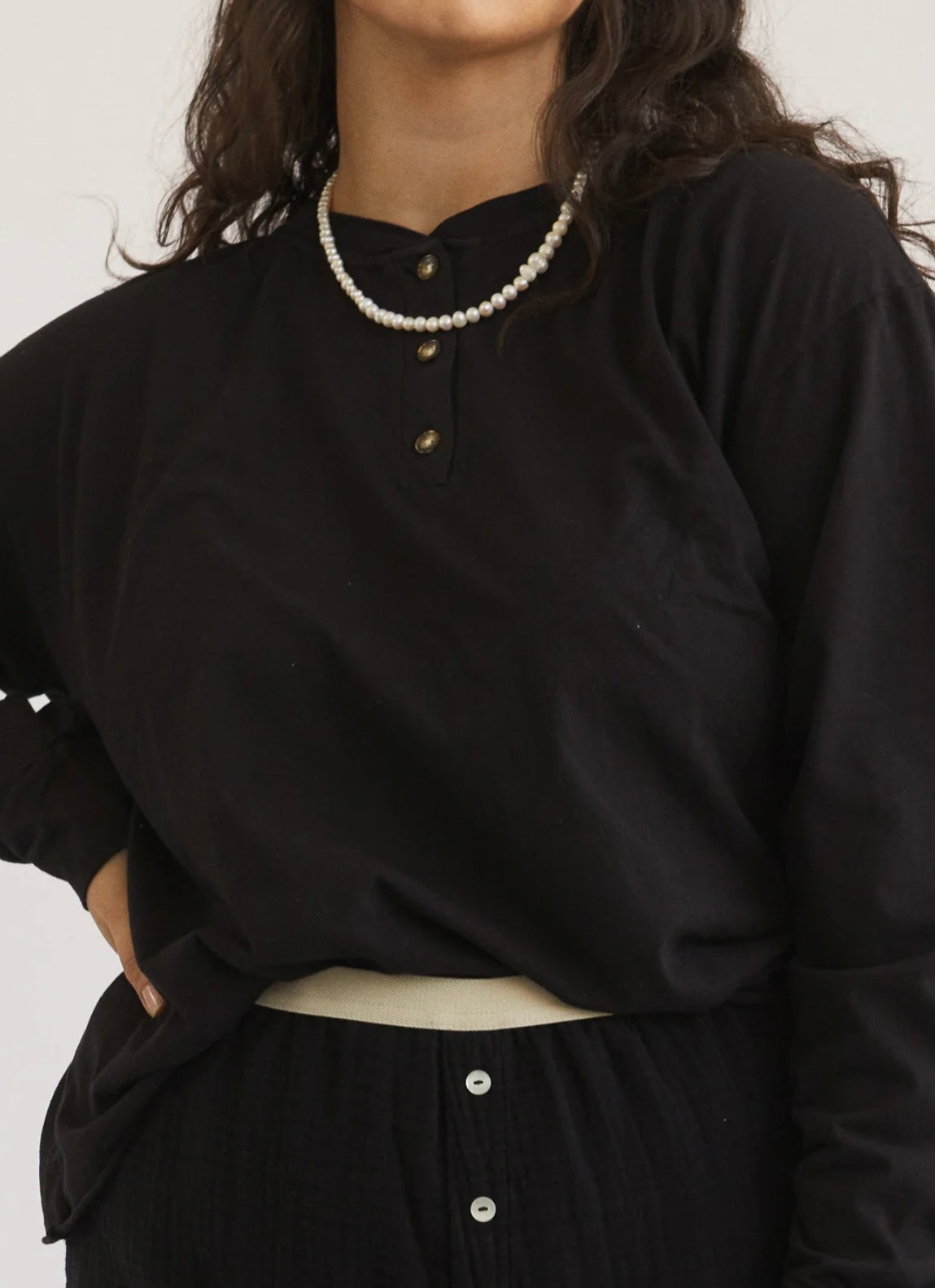 DONNI - Black Henley Longsleeve