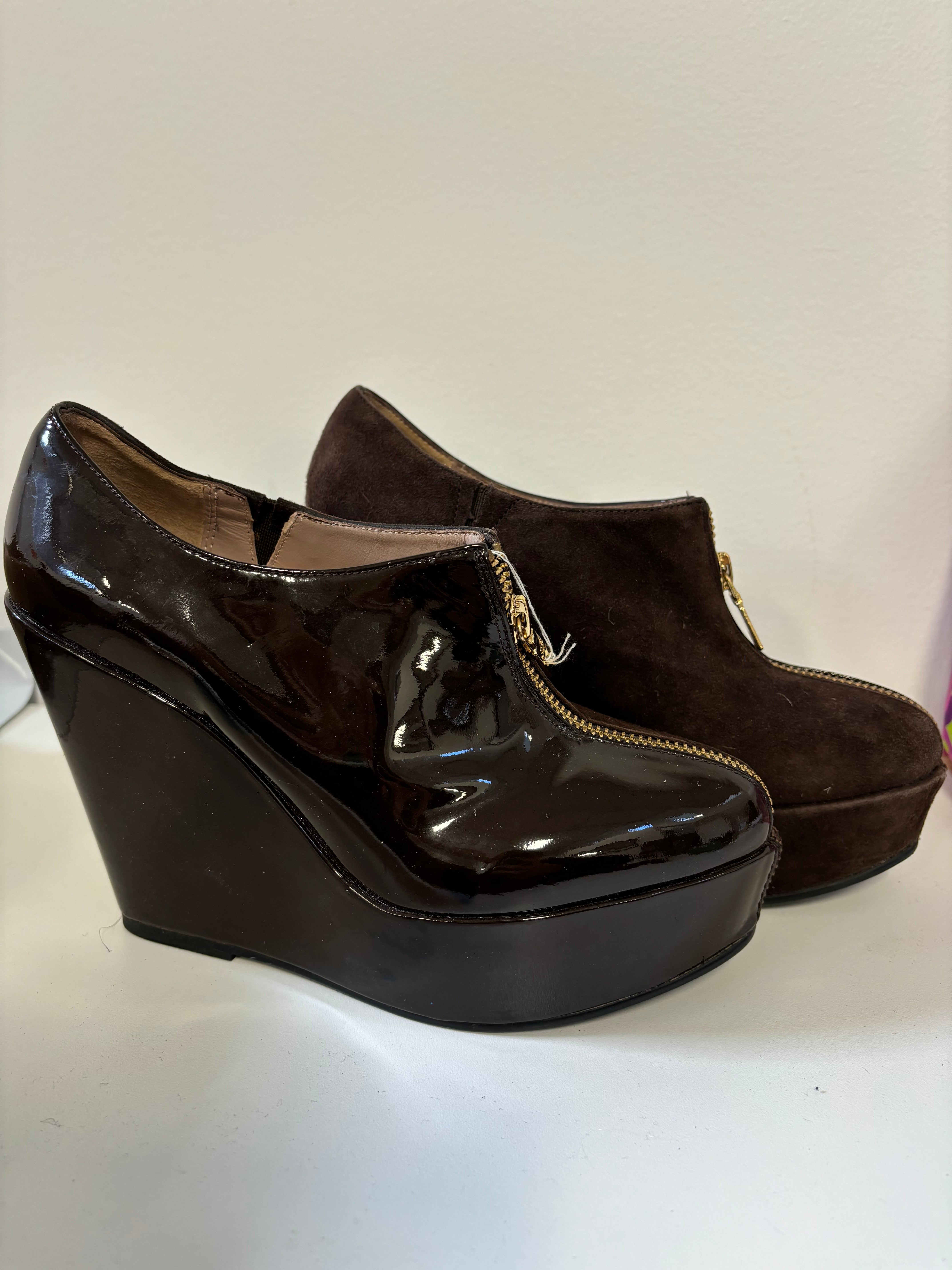 LOVE MOSCHINO brown suede/patent wedge booties