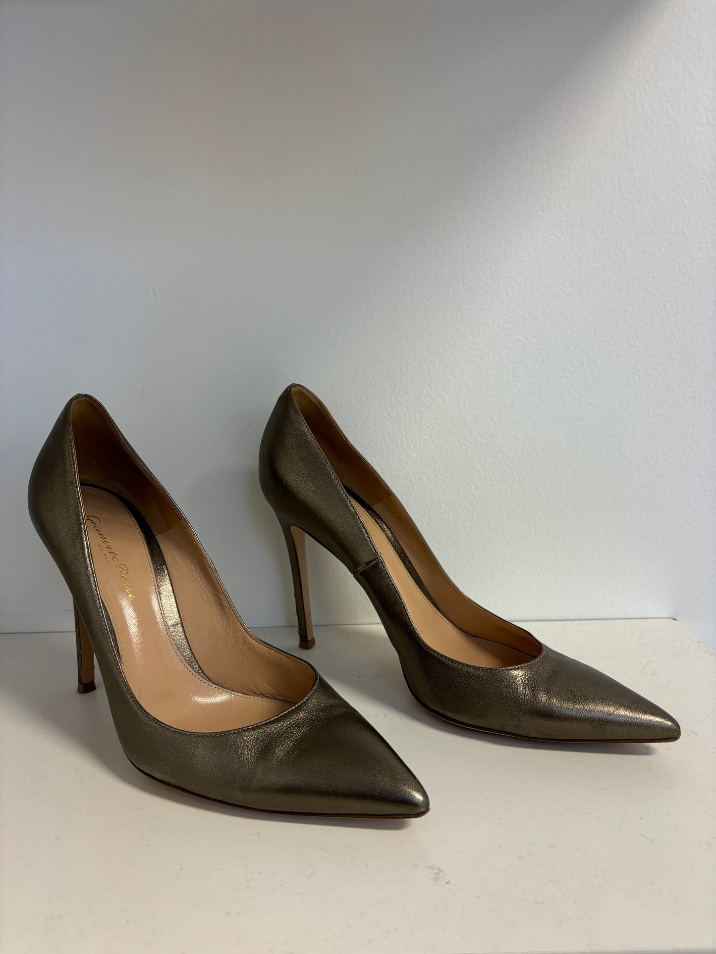 Gianvito Rossi Bronze Pump