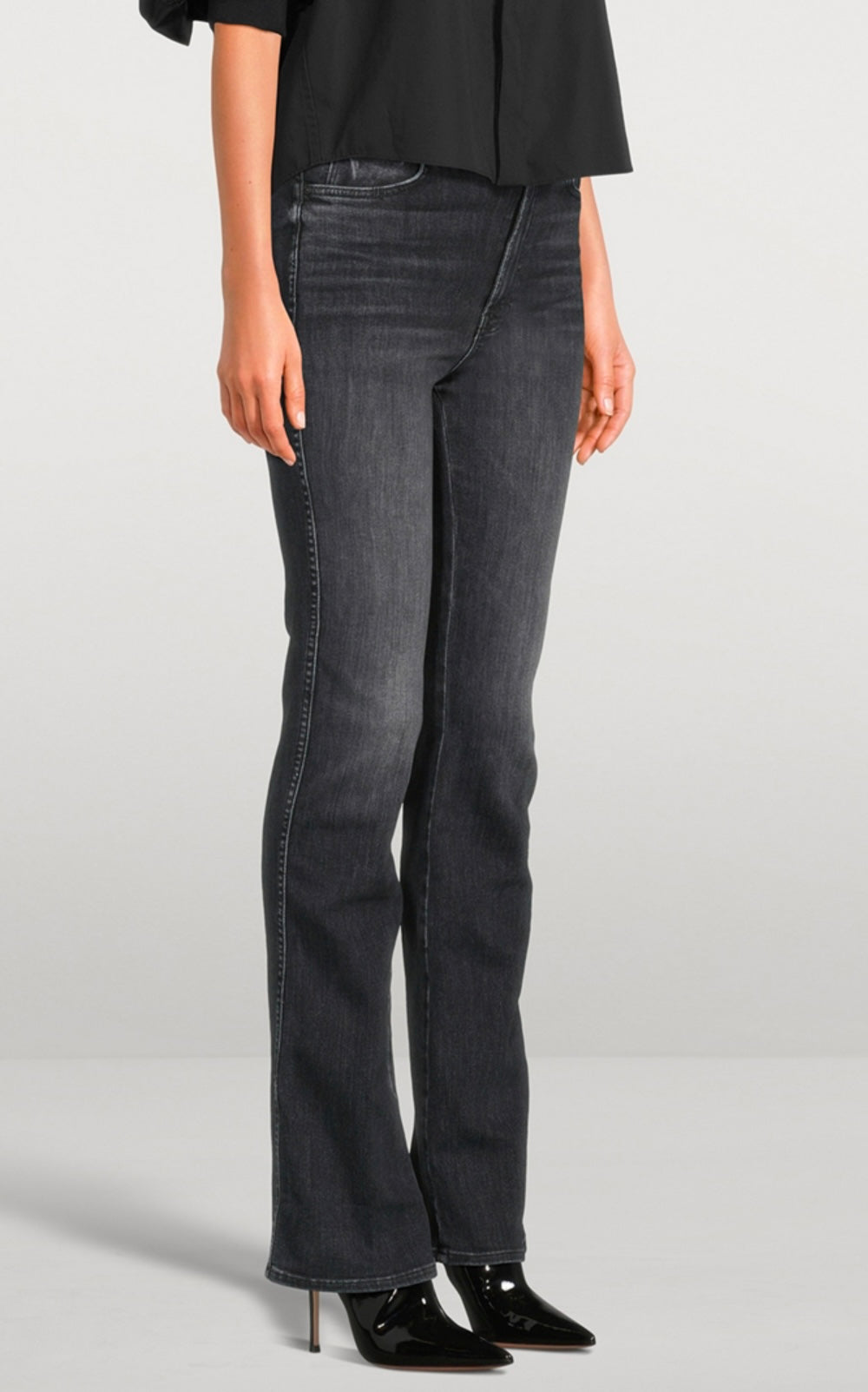 MOTHER
High-Waisted Smokin' Double Heel Flare