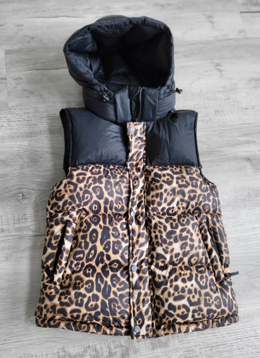 TNA THE SUPER PUFF - Animal Print Down Vest