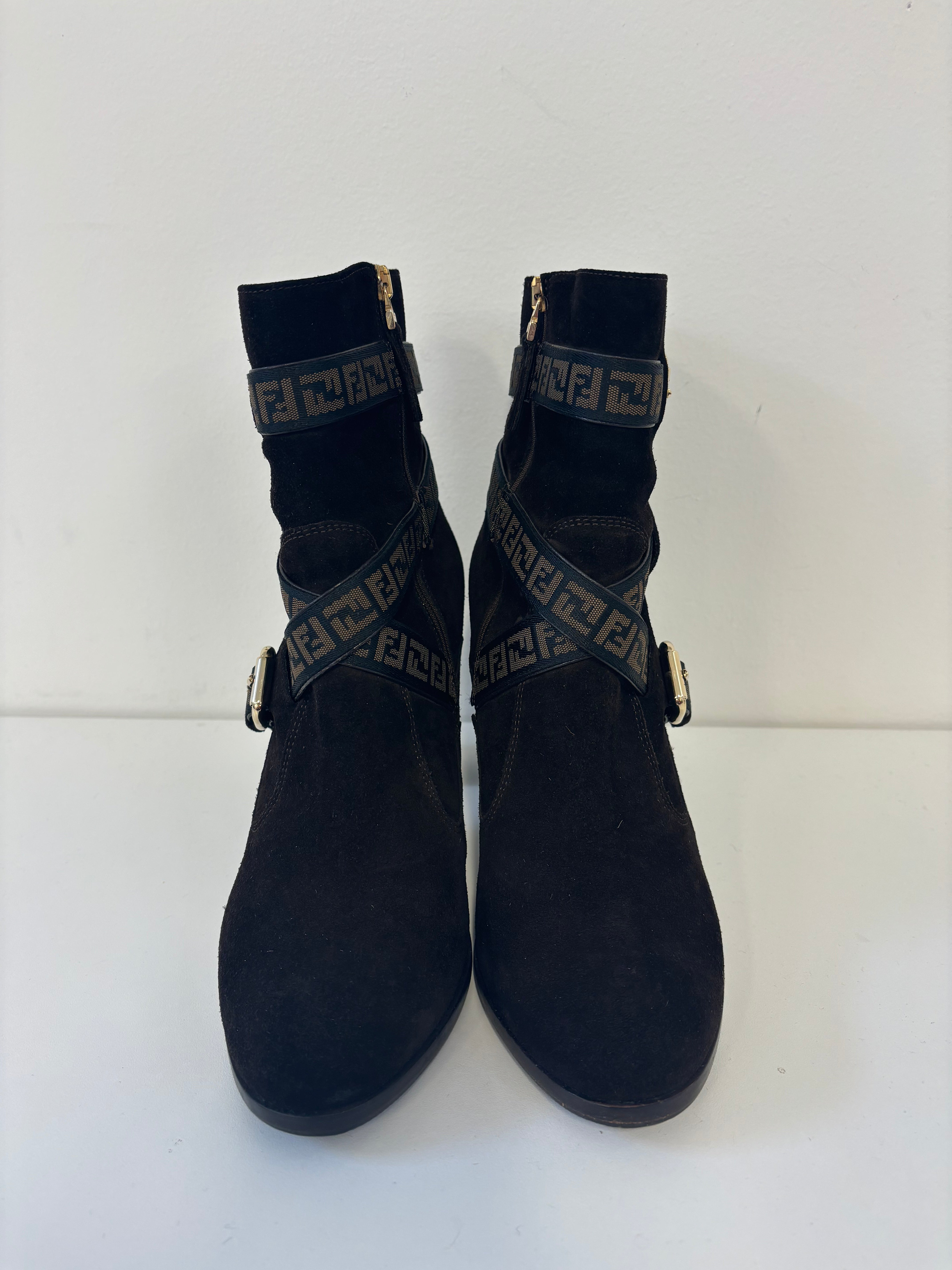 FENDI brown suede boots with logo and buckle