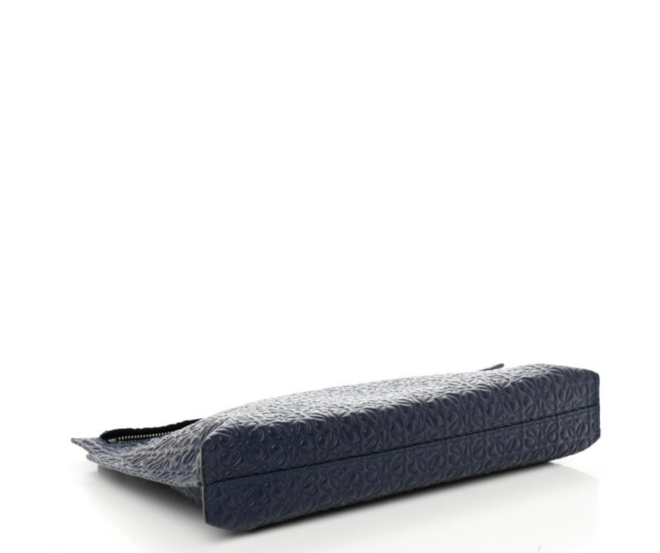 LOEWE
Calfskin Embossed Repeat T Pouch Navy