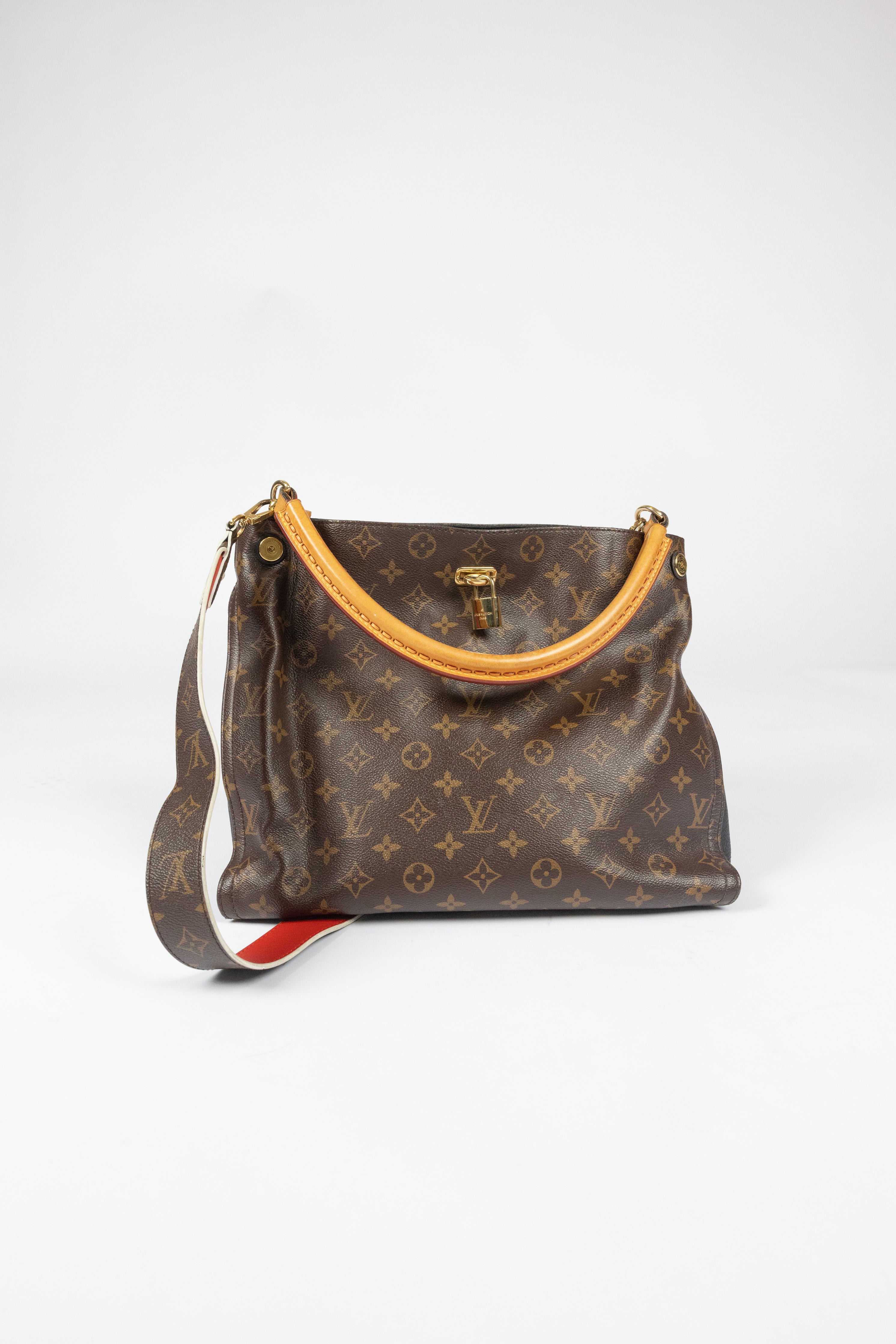 Louis Vuitton - Gaia Monogrammed Handbag
