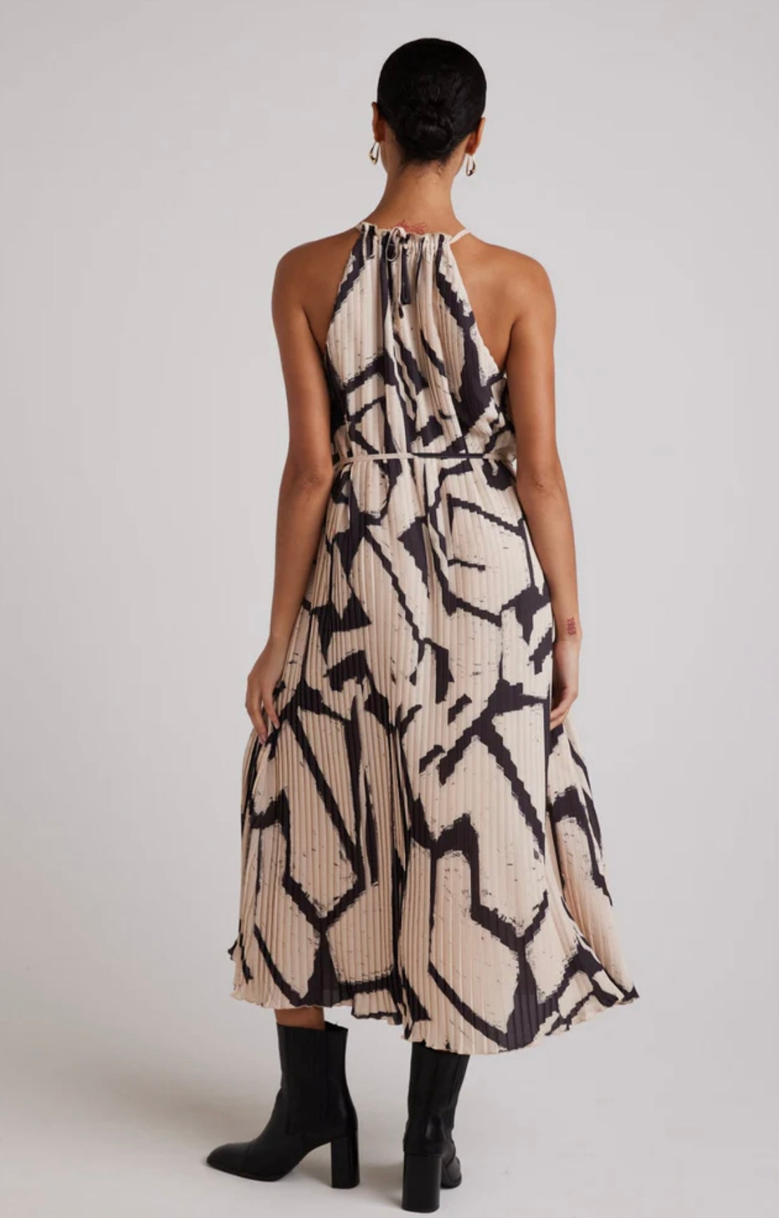 BELLA DAHL - Knife Pleat Halter Maxi Dress - Ivory Mosaic Print