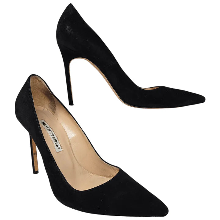 MANOLO BLAHNIK black suede toe pump