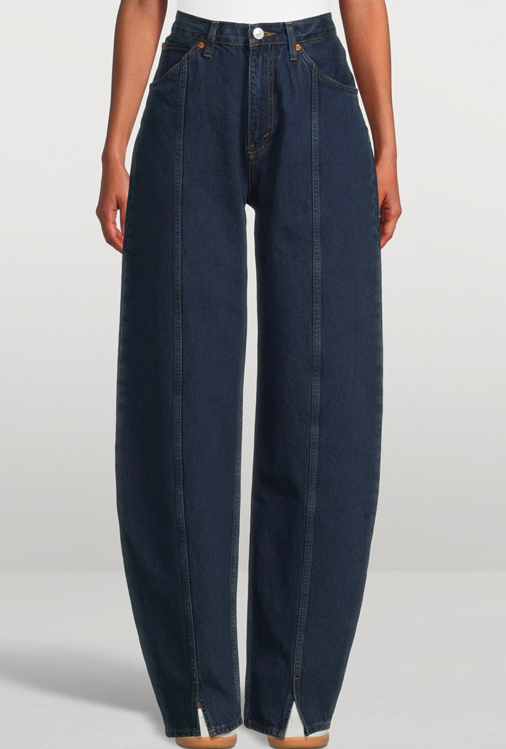 RE/DONE
Tapered-Leg Jeans