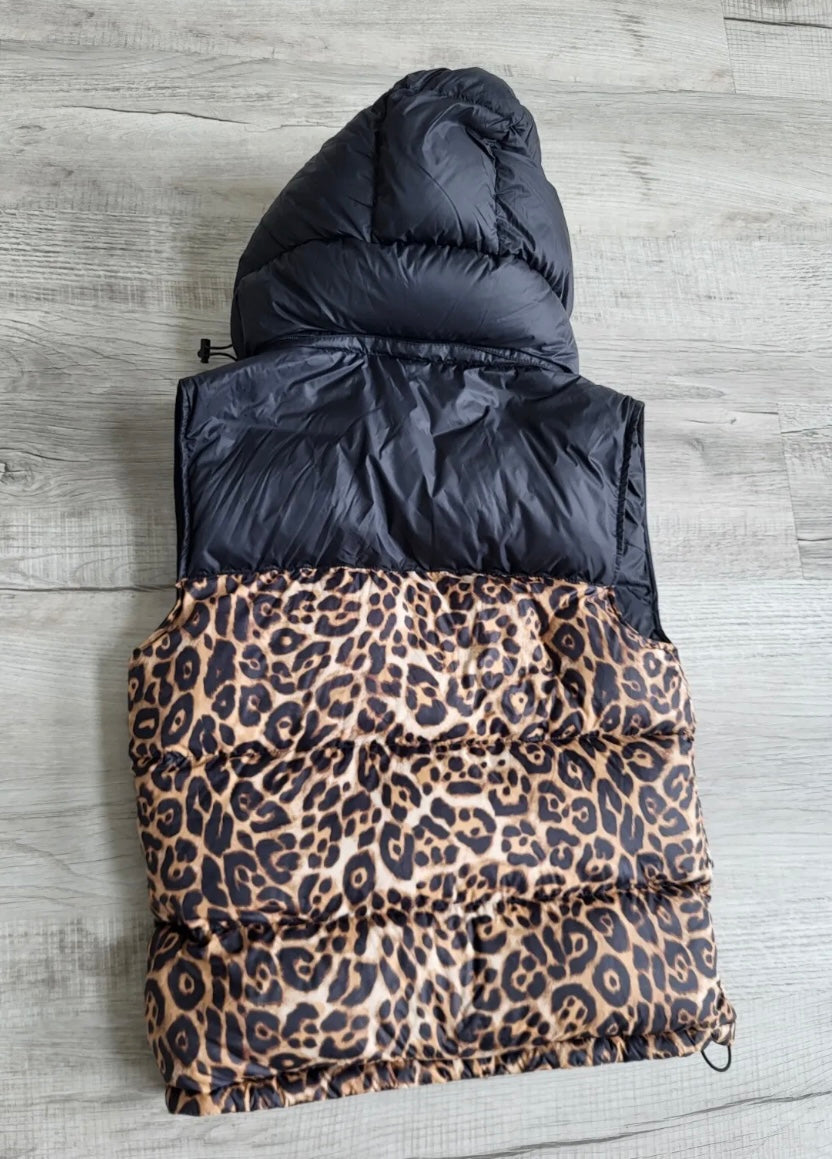 TNA THE SUPER PUFF - Animal Print Down Vest