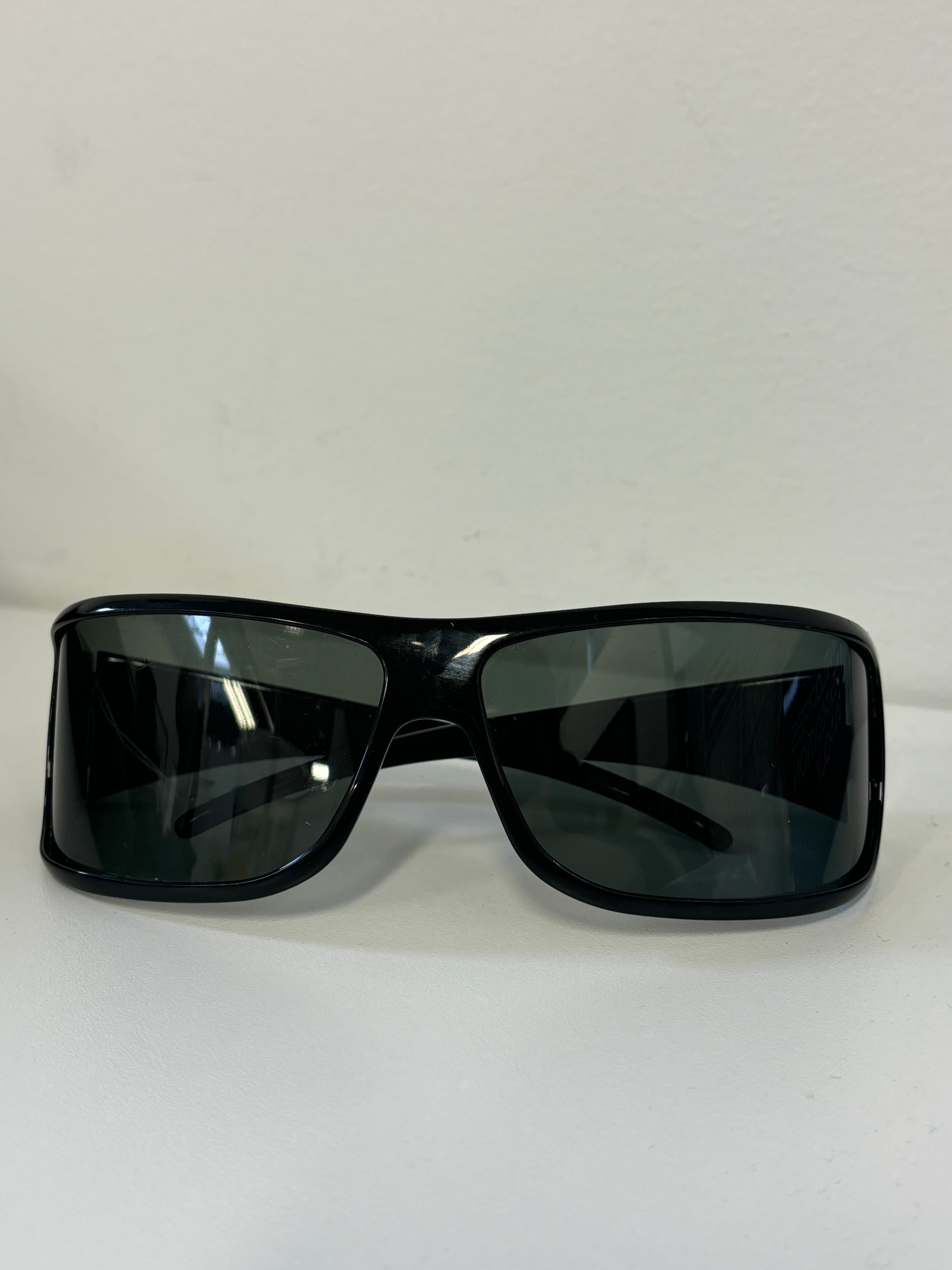 GUCCI wrap sunglasses with silver logo
