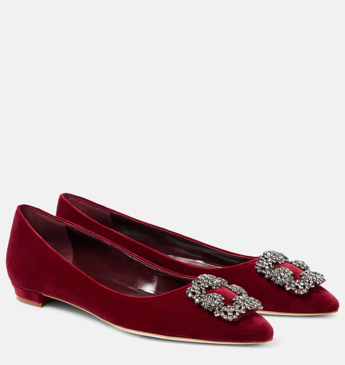 MANOLO BLAHNIK
Hangisi embellished velvet ballet flats