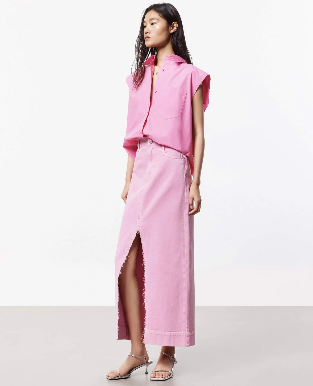 MO&Co - FRONT SLIT PINK SKIRT