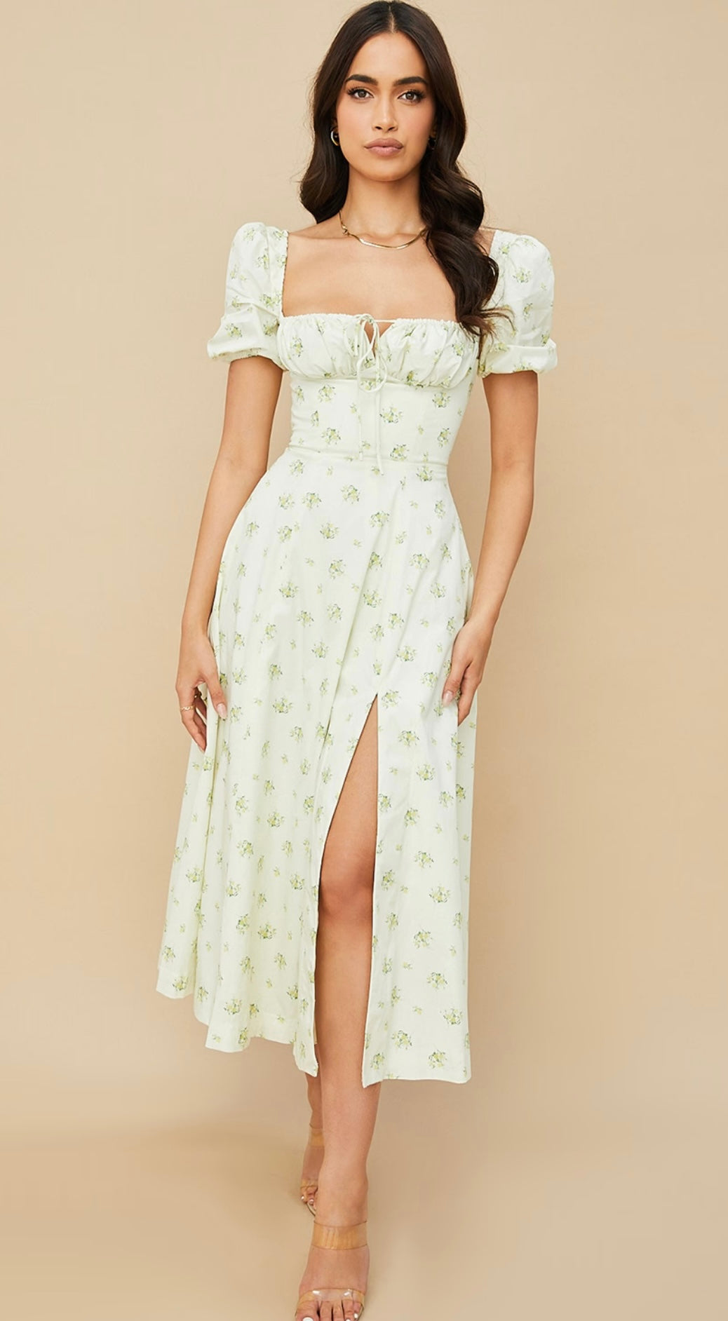 HOUSE OF CB - TALLULAH
IVORY FLORAL PUFF SLEEVE MIDI DRESS